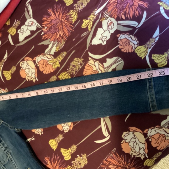 Old Navy Denim Trucker Jacket *EUC* XS - Picture 6 of 9